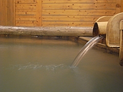 やわらかく豊富な湯