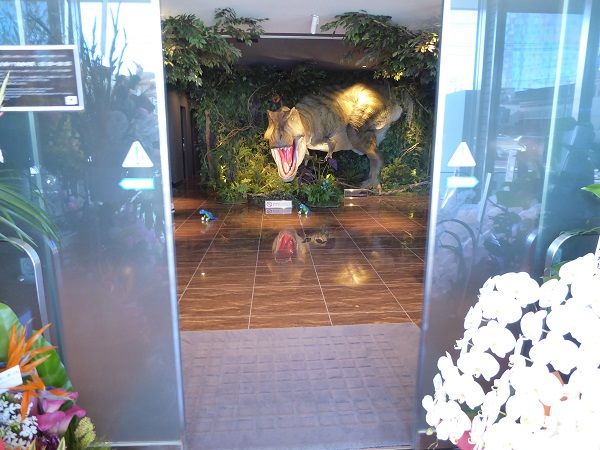 56 変なホテルう
