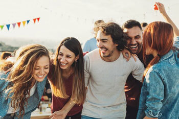 How-to-Get-Better-at-Socializing-friends