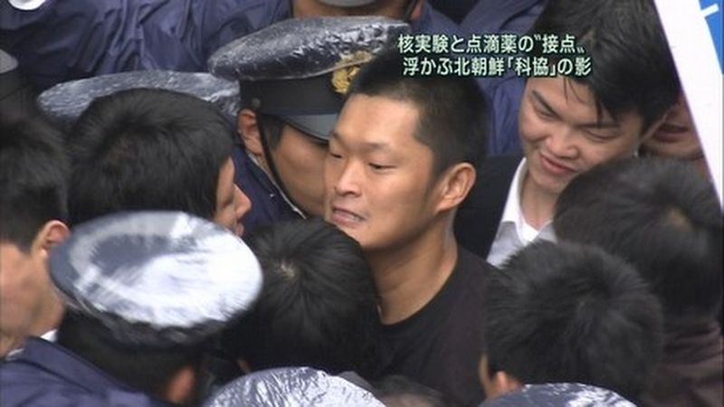 入国拒否の韓国人学生、警備員が目を離した隙に逃走 成田空港
