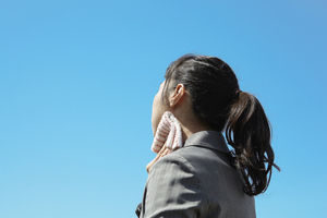 【ガールズニュース】まじ優秀♡この夏に絶賛されてる「スティック日焼け止め」