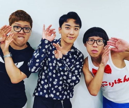 【BIGBANG NEWS】BIGBANGのV.I、ひょっこりはんと話題のポーズ…トレンディエンジェル、HIKAKINとの集合写真を公開