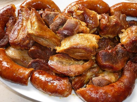 sausage-and-meat-on-Budapest-to-Transylvania-by-FTH-Motors