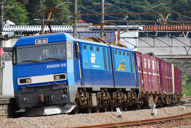 EH200-22_chuo_line_20101017