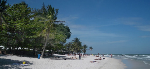 hua-hin-beach-700
