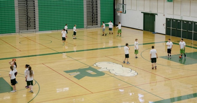 src.adapt.960.high.hanford_bombers_basketball3.1437671465079