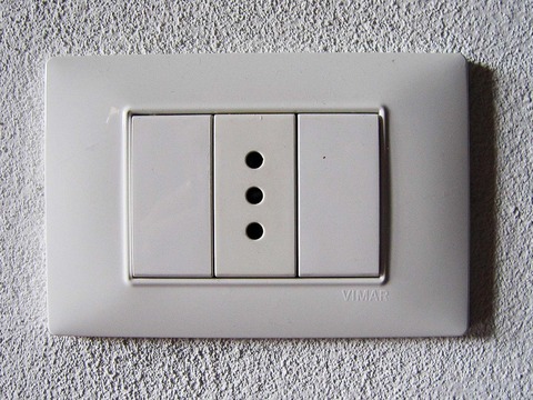 normal-socket-italy-56a3ca8d3df78cf7727f3130