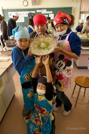 篠島観光協会_篠島小学校フグ実習_2011-11-15 11-23-36
