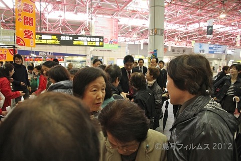 小女子無料配布金山駅_2012-04-11 10-56-08