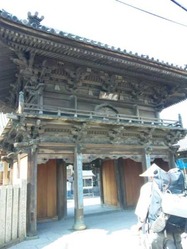 観音寺山門