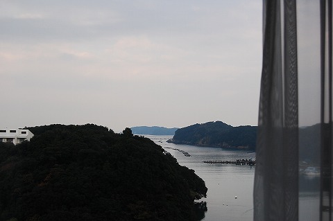 まだ暖かい入り江にて 1-1