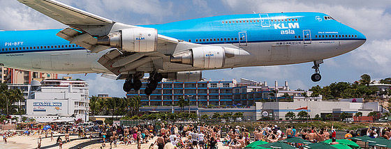 マホビーチの空港