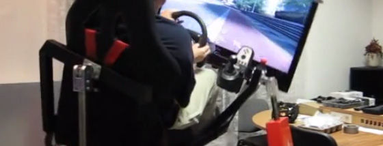 お家で体感型(?)F1ドライビング・ゲーム