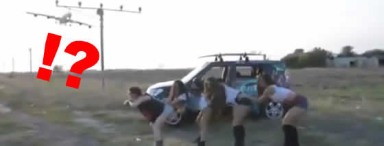 ノリノリダンスに飛行機もノリノリ
