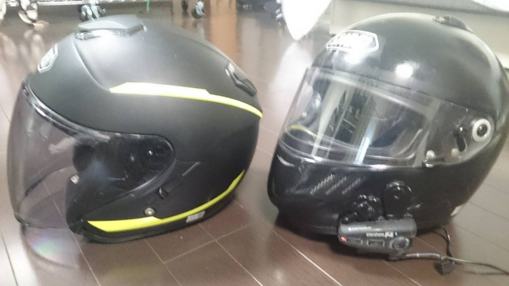 ASAヘルメット充電中