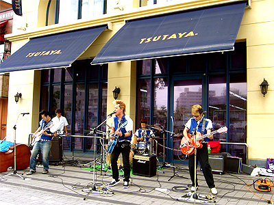 live3