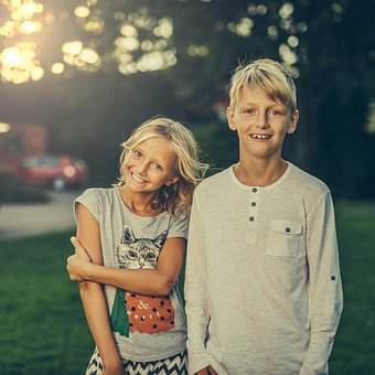 siblings-3315770__340
