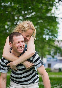 lovers-2953755__340