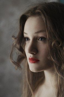 woman-918583__340