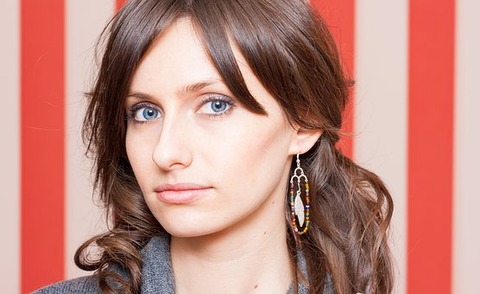 woman-3188149__340