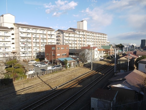 20110222005
