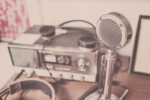 ラジオsound-speaker-radio-microphone-large