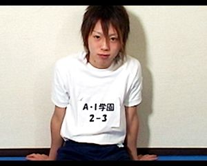 【gaypornゲイ動画DG】恥ずかしくて顔真っ赤の美少年フェイス男子のチンコ小さくて可愛い！　体操着でエッチなマット運動♪