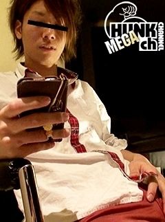 【gaypornゲイ動画】初のアナル開発に超大量ザーメン出ちゃった・・・　可愛い顔したノンケを手コキでイカす!