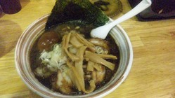 麺屋新三こってり醤油+焦がしにんにく