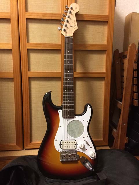 Fender ストラトキャスター サンバースト　ミニギターアンプ内蔵 6b4c9954.jpg