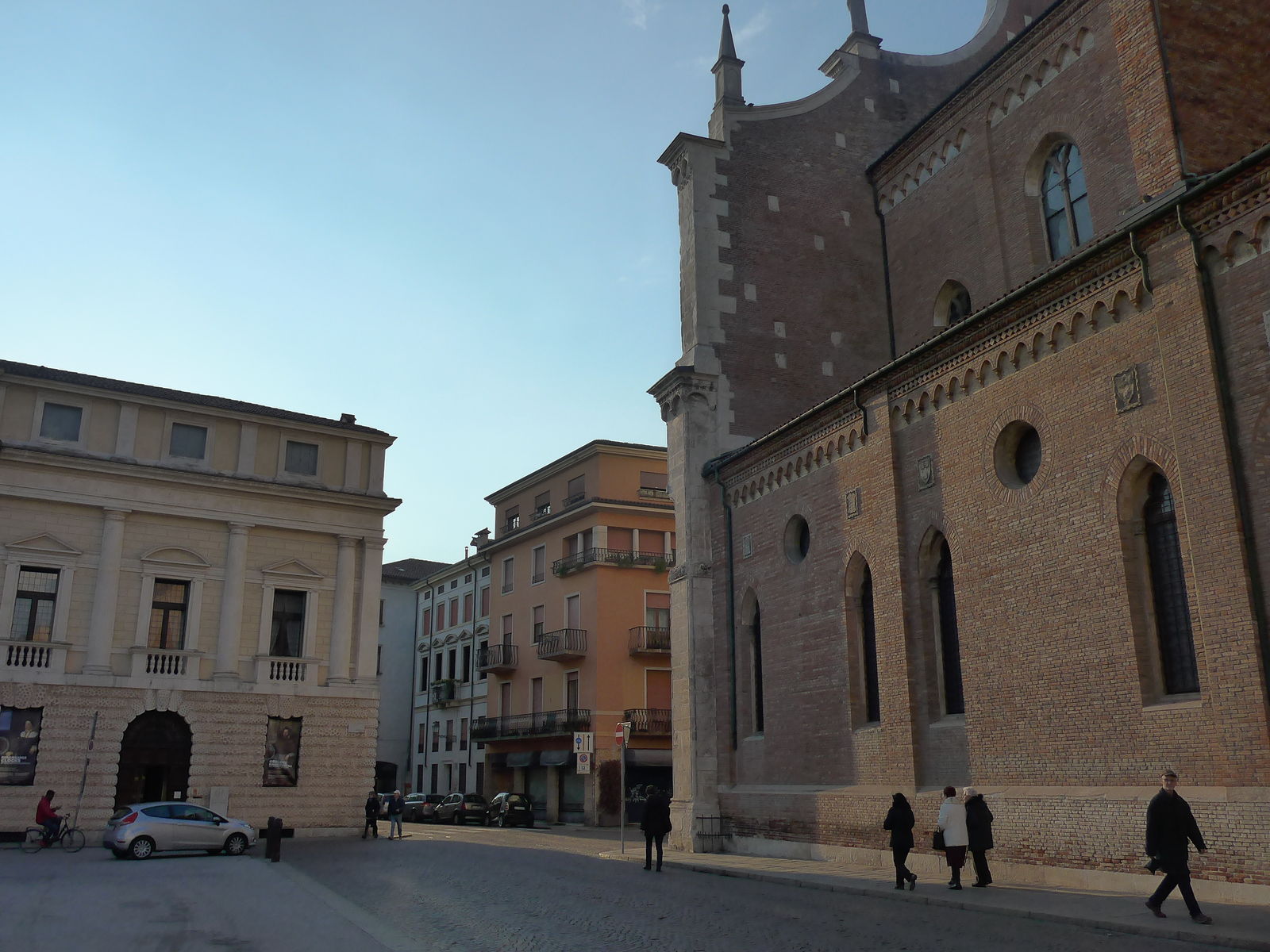 P1950364