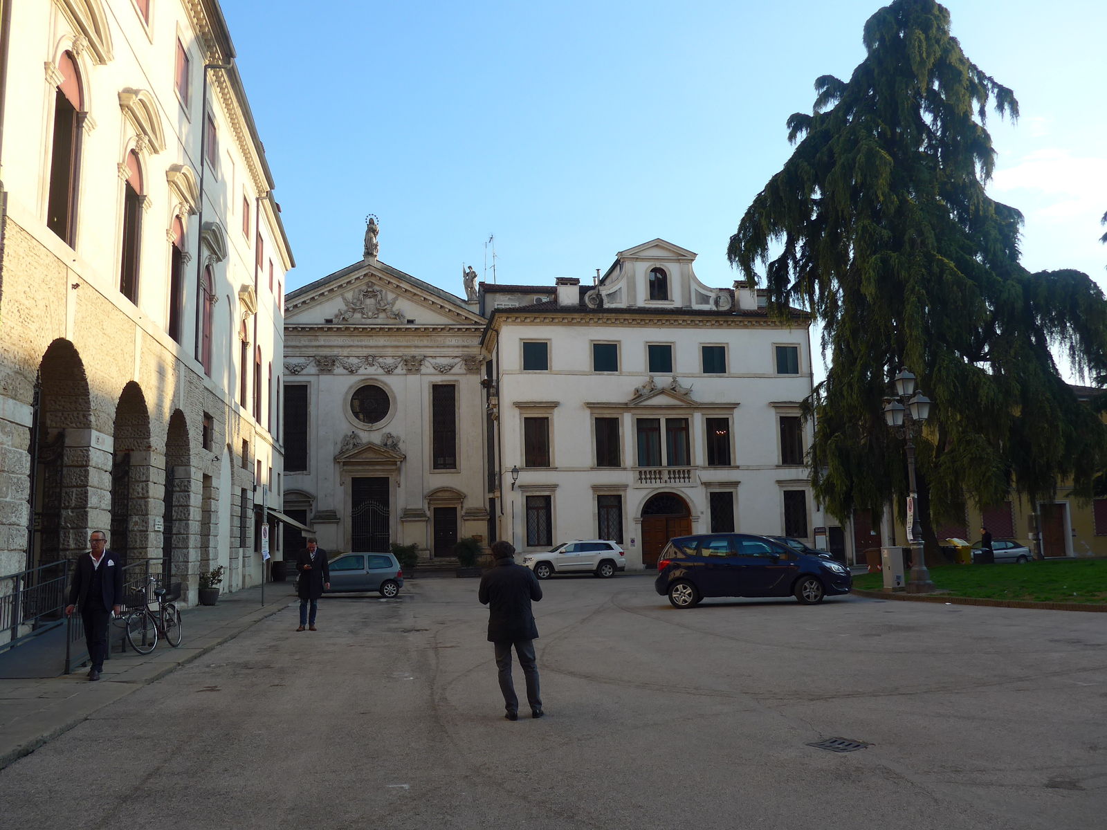 P1950360