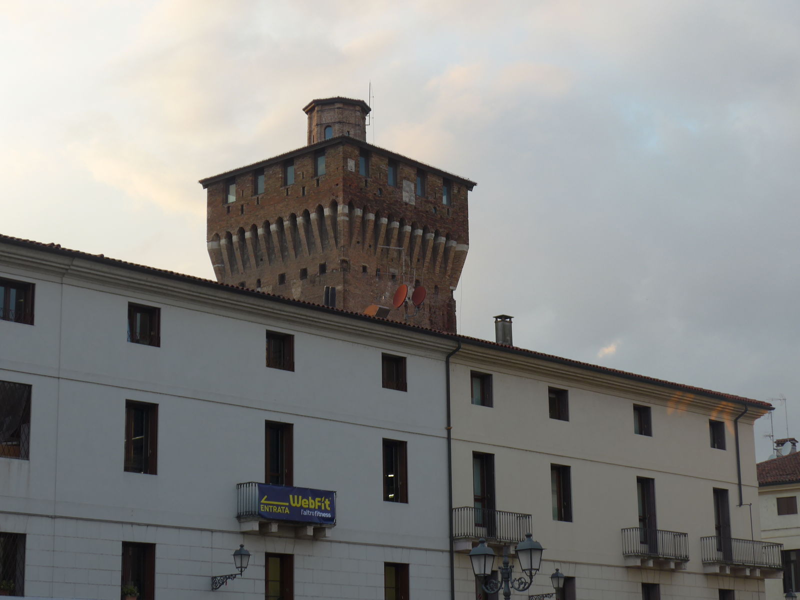 P1950563
