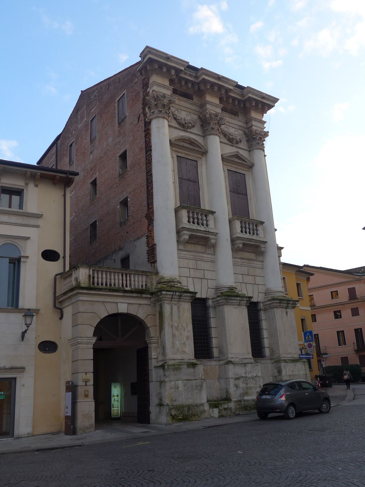 P1950565