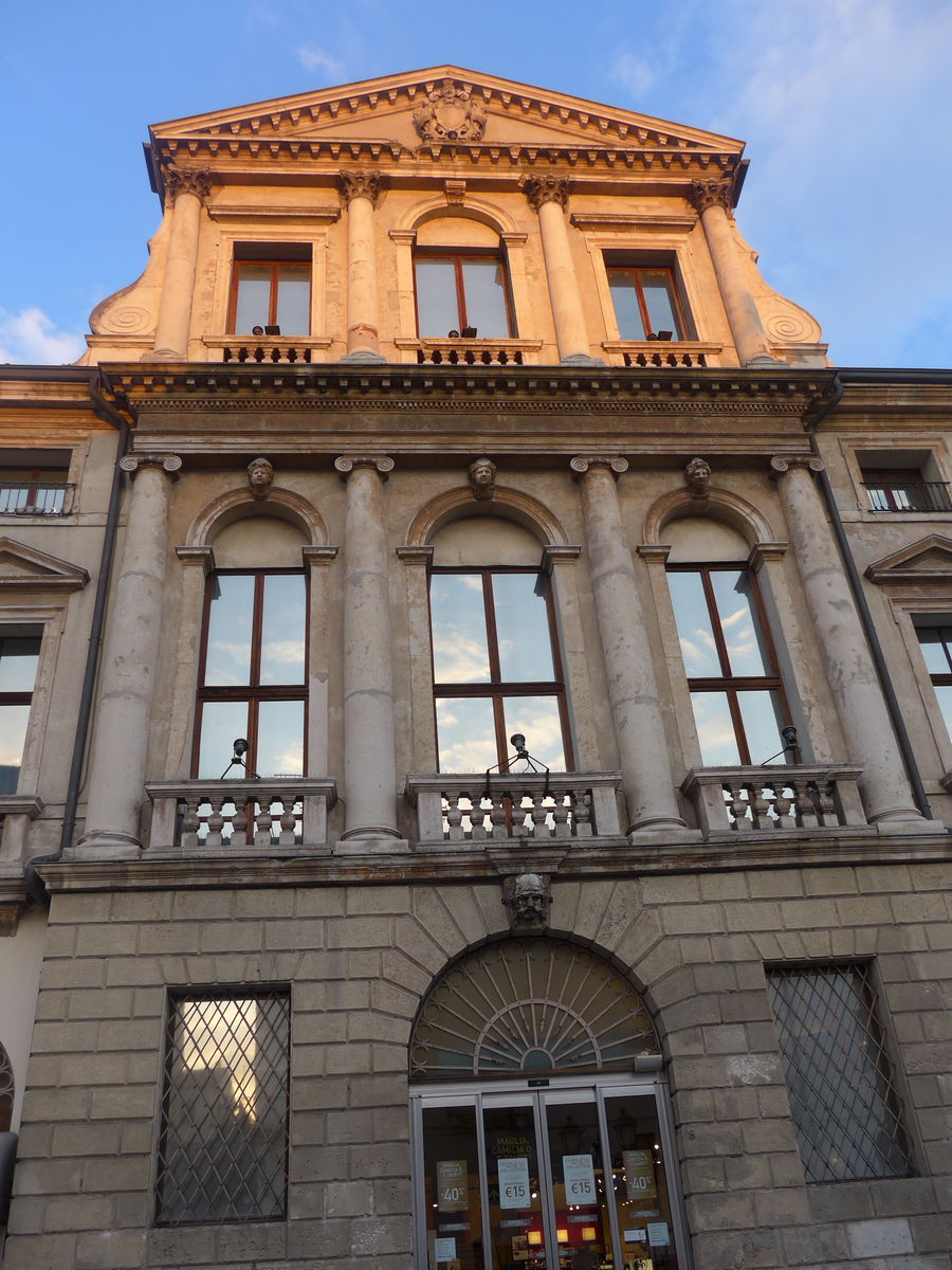 P1950573