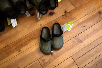 crocs