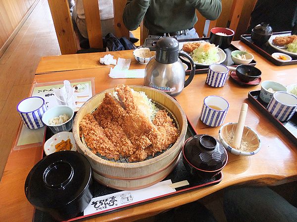 ジャンボロースかつ定食