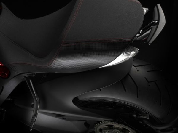 DIAVEL (24)