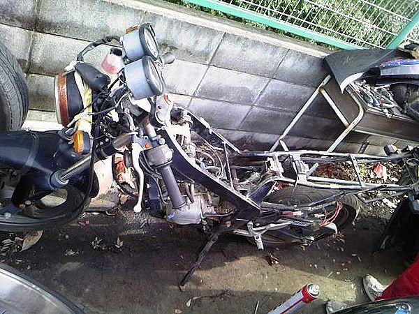 二輪好きの自動車部員 バイク解体