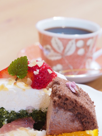 ケーキ&コーヒー。