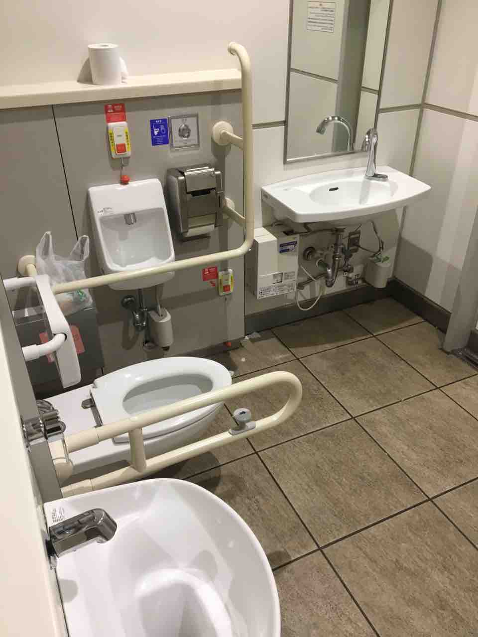 JR神田駅の新しくなったオストメイト対応トイレ オストメイトの情報発信メディア「オスとぴ」！