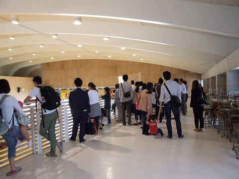 写真12:体育館