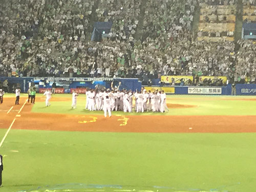 胴上げ!!