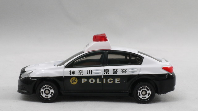 2016/1 トミカ No.112 スバル レガシィB4 パトロールカー 神奈川県警
