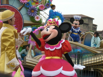 大道芸人さんとミニーちゃん