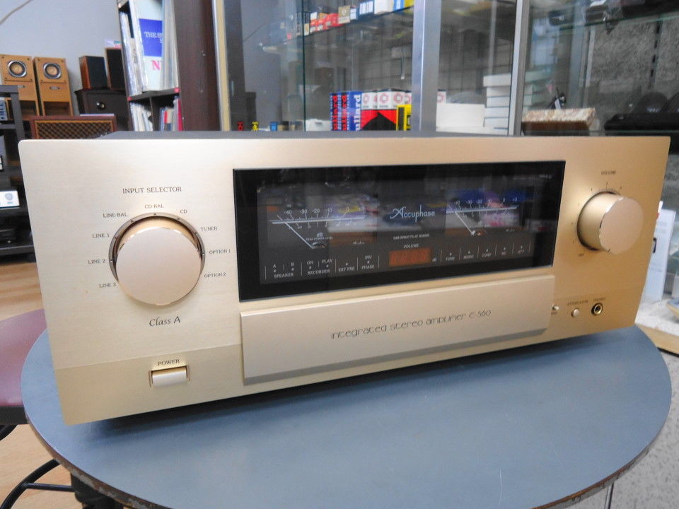 Accuphase アキュフェーズ プリメイン・アンプ E-560 | 広島の
