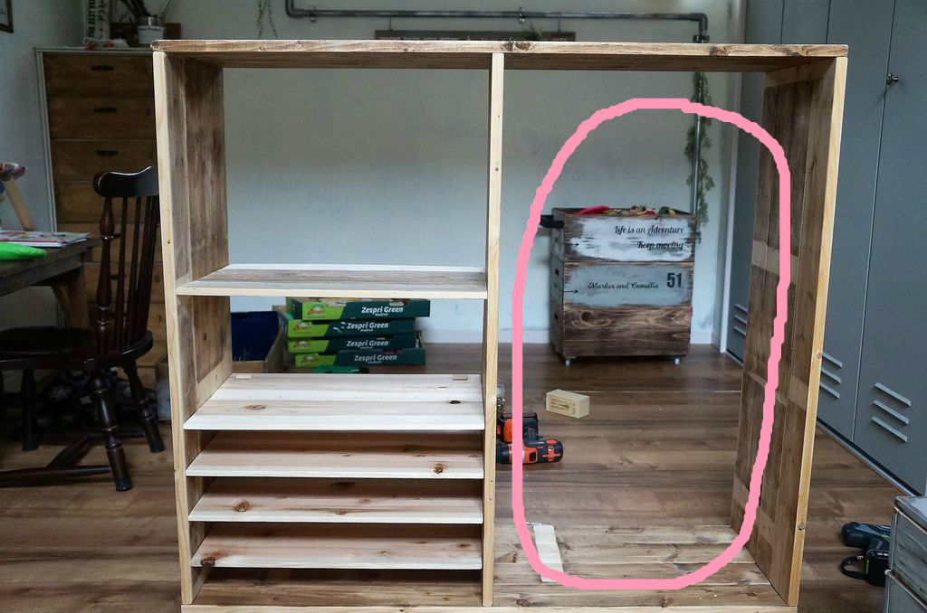 安価で画期的な可動式棚板！おもちゃ収納棚をDIYで思いっきり作り