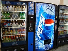 許せない自販機@アムトラック・サクラメント駅。