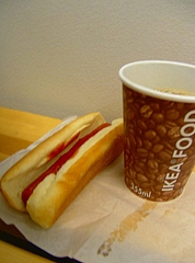 IKEA@Emeryvilleのホットドッグと珈琲