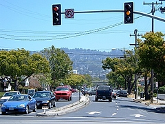 San PabloからBerkeleyの山を見る